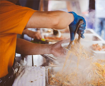 Lahmacun yapımı oldukça keyifli bir süreçtir.
